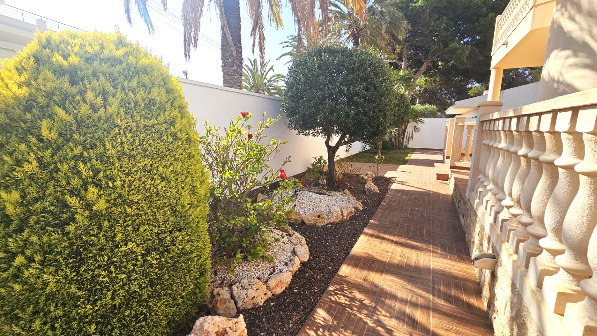 Entrance of the villa in La caleta, Cabo Roig (view 36)