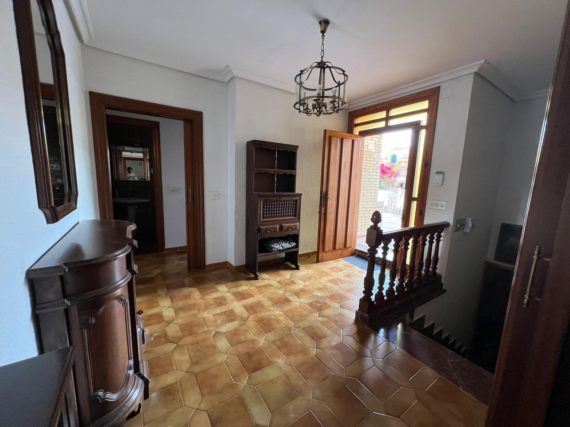 Entrance of the villa in Campoamor, Orihuela Costa (view 56)