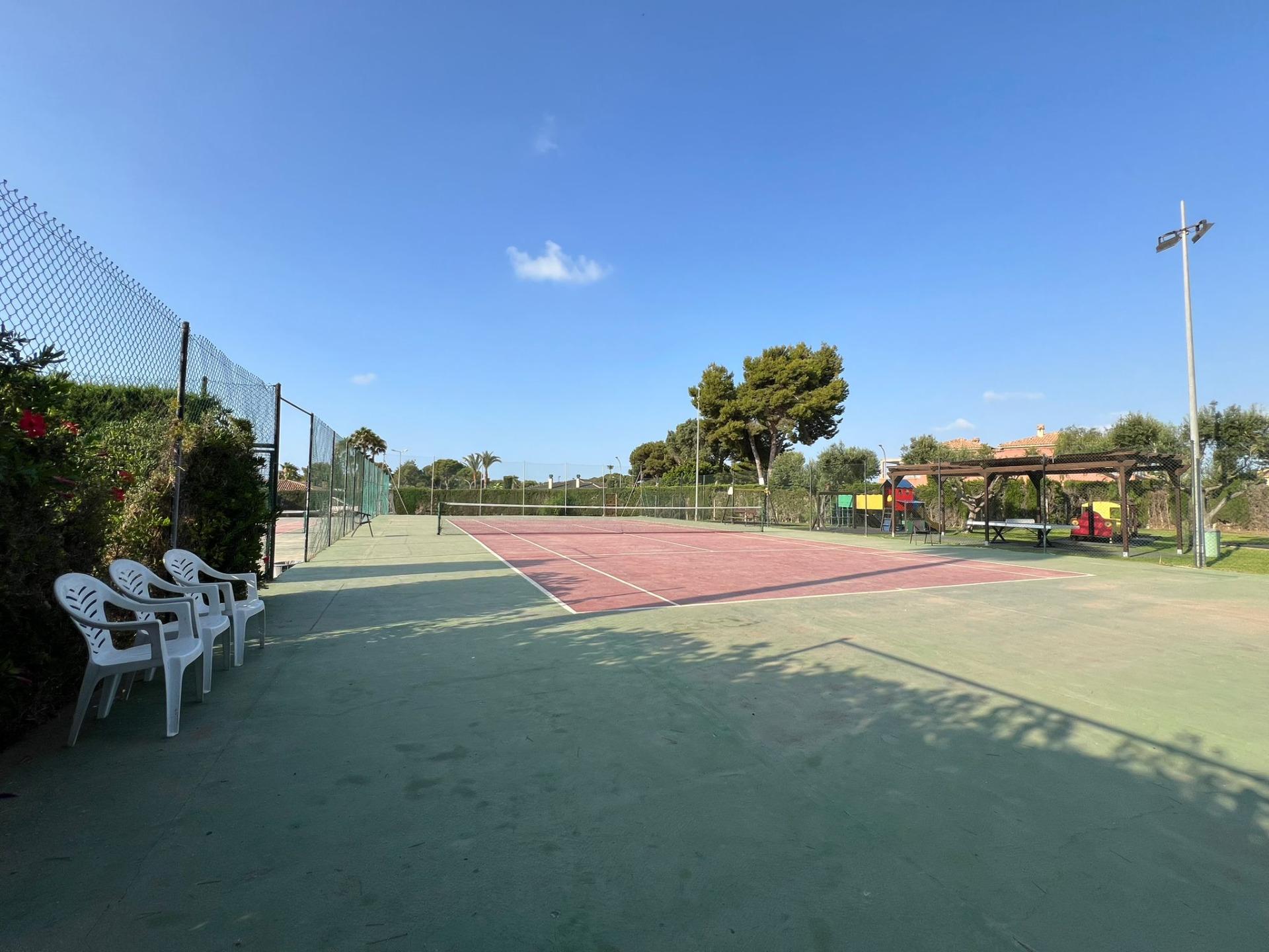 Parking area of the villa in Campoamor, Orihuela Costa (view 67)