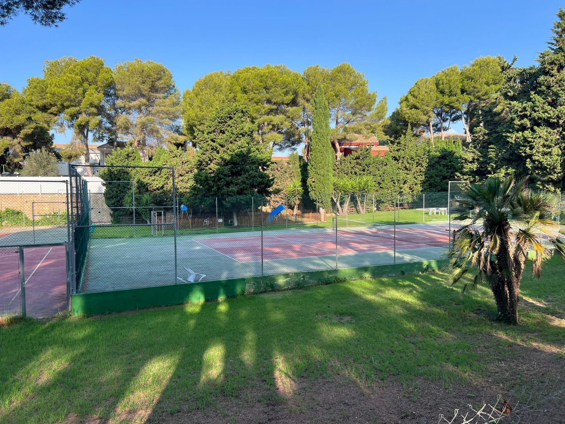 Neighbourhood view of the villa in Campoamor, Orihuela Costa (view 69)