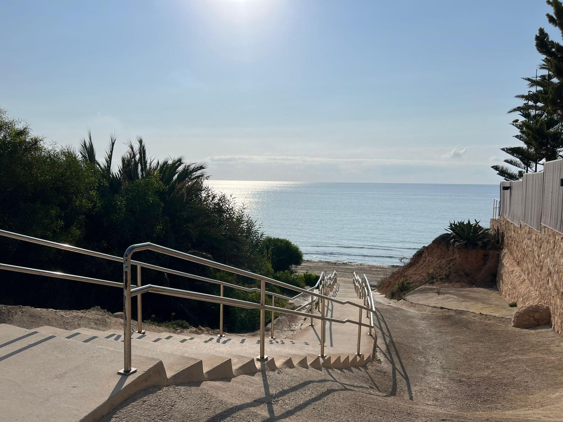 Entrance of the villa in Campoamor, Orihuela Costa (view 76)