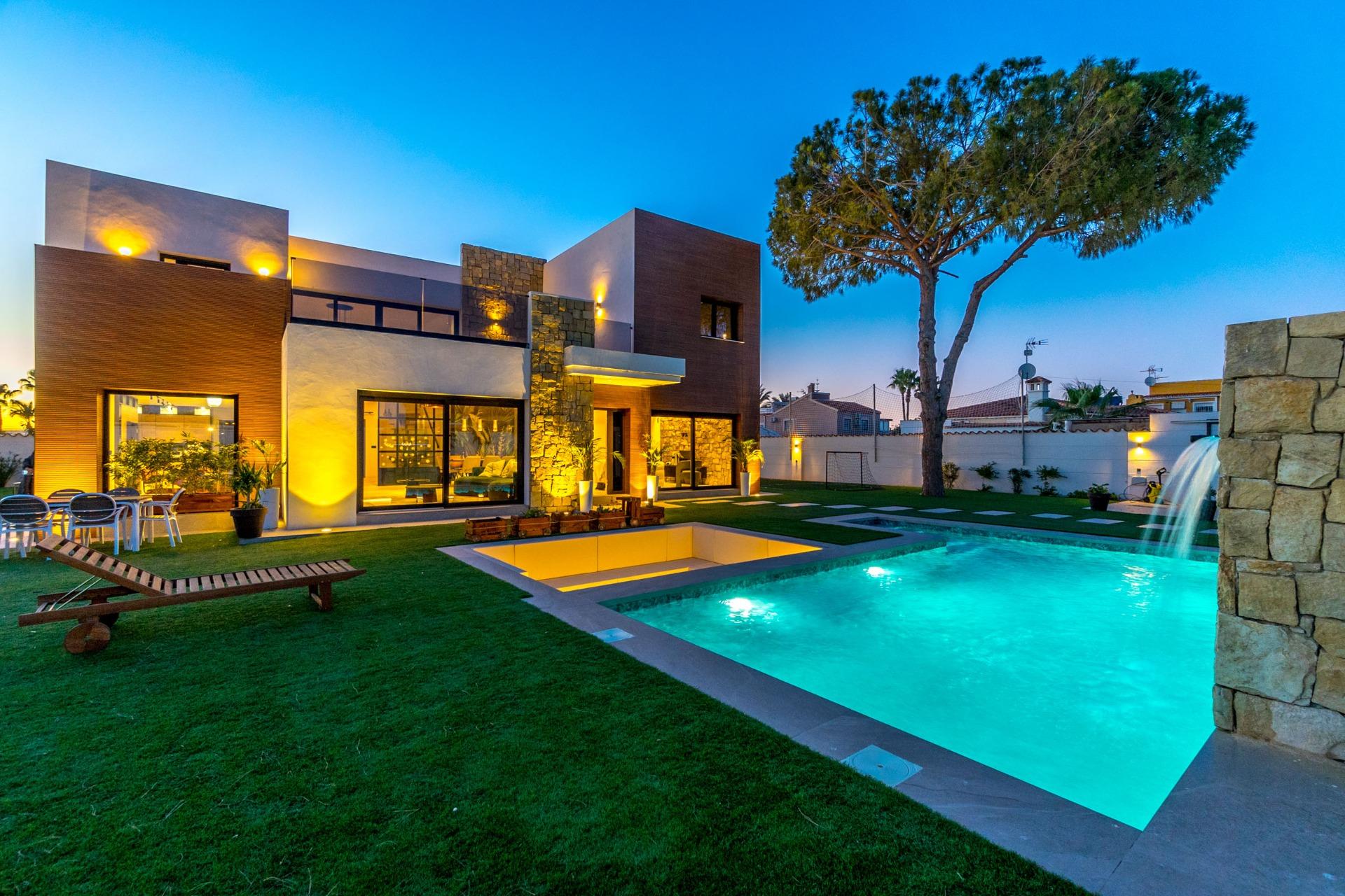 Street view of the villa in Torreta Florida, Torrevieja (view 38)