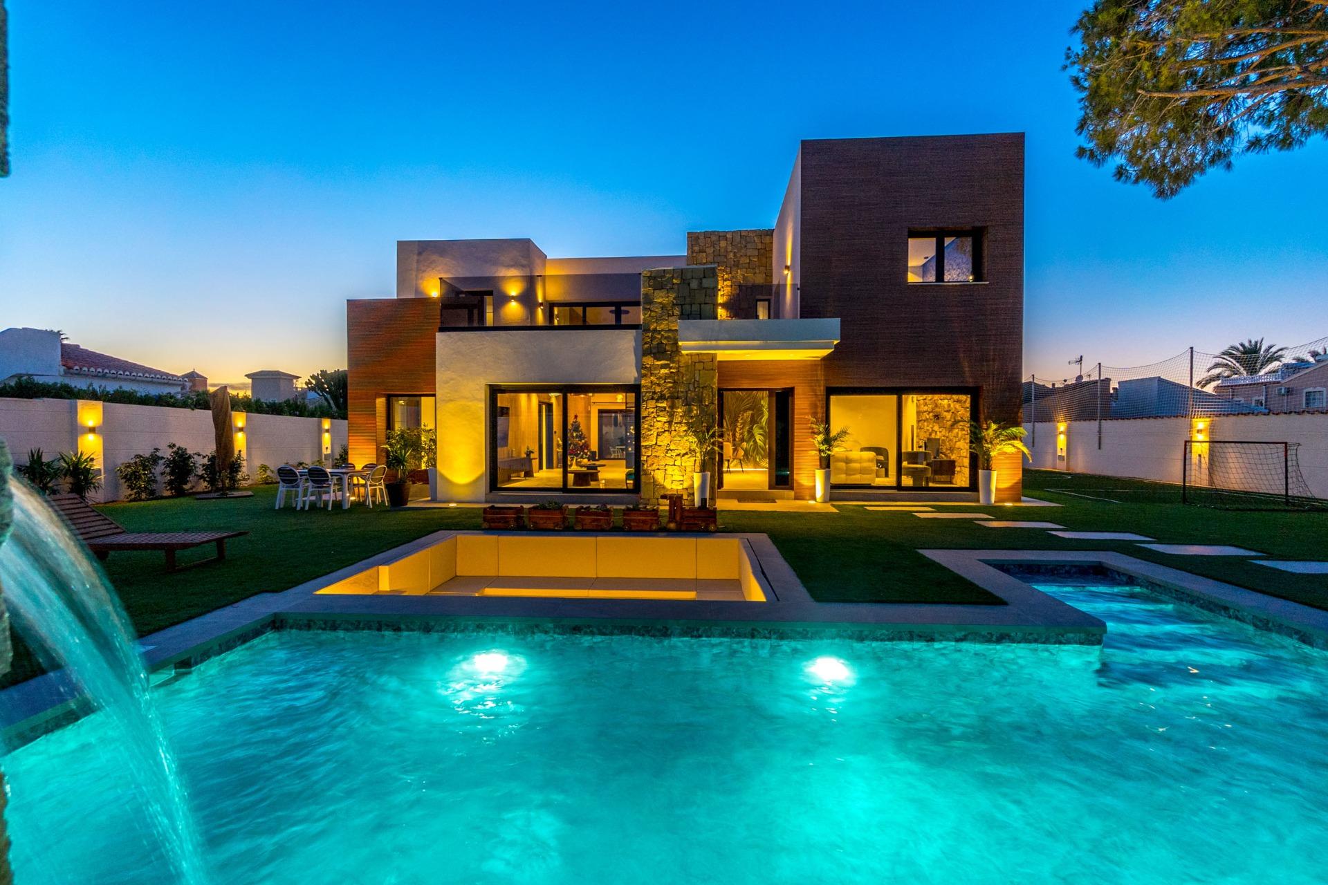 Neighbourhood view of the villa in Torreta Florida, Torrevieja (view 39)