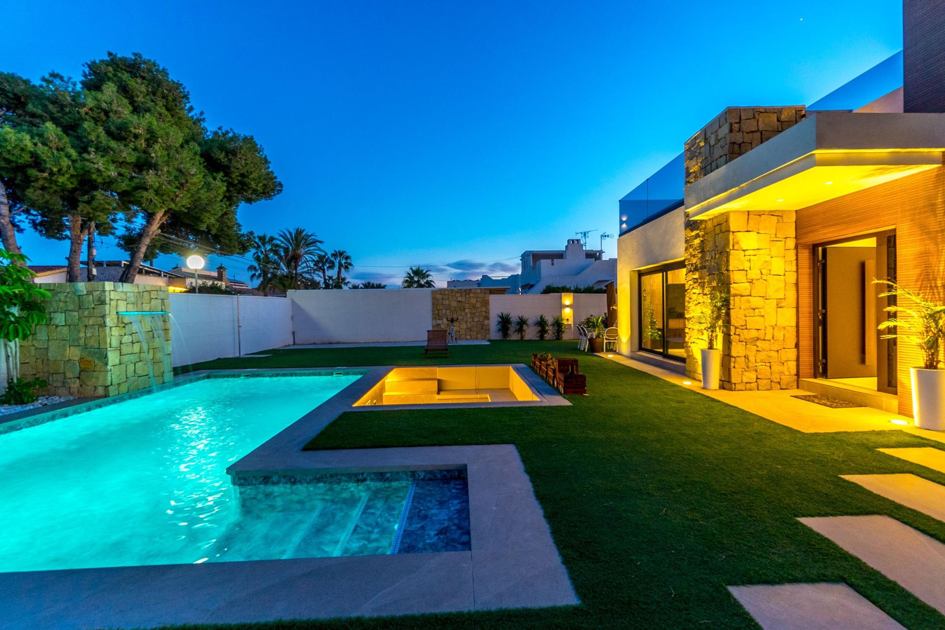 Entrance of the villa in Torreta Florida, Torrevieja (view 46)