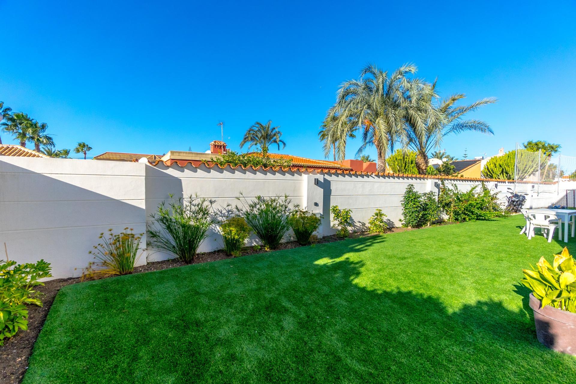 Street view of the villa in Torreta Florida, Torrevieja (view 48)