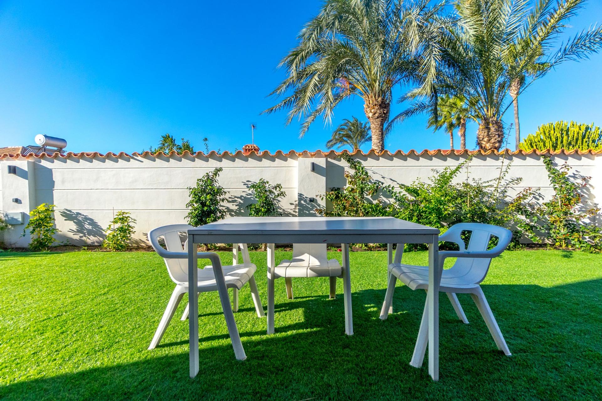 Neighbourhood view of the villa in Torreta Florida, Torrevieja (view 59)
