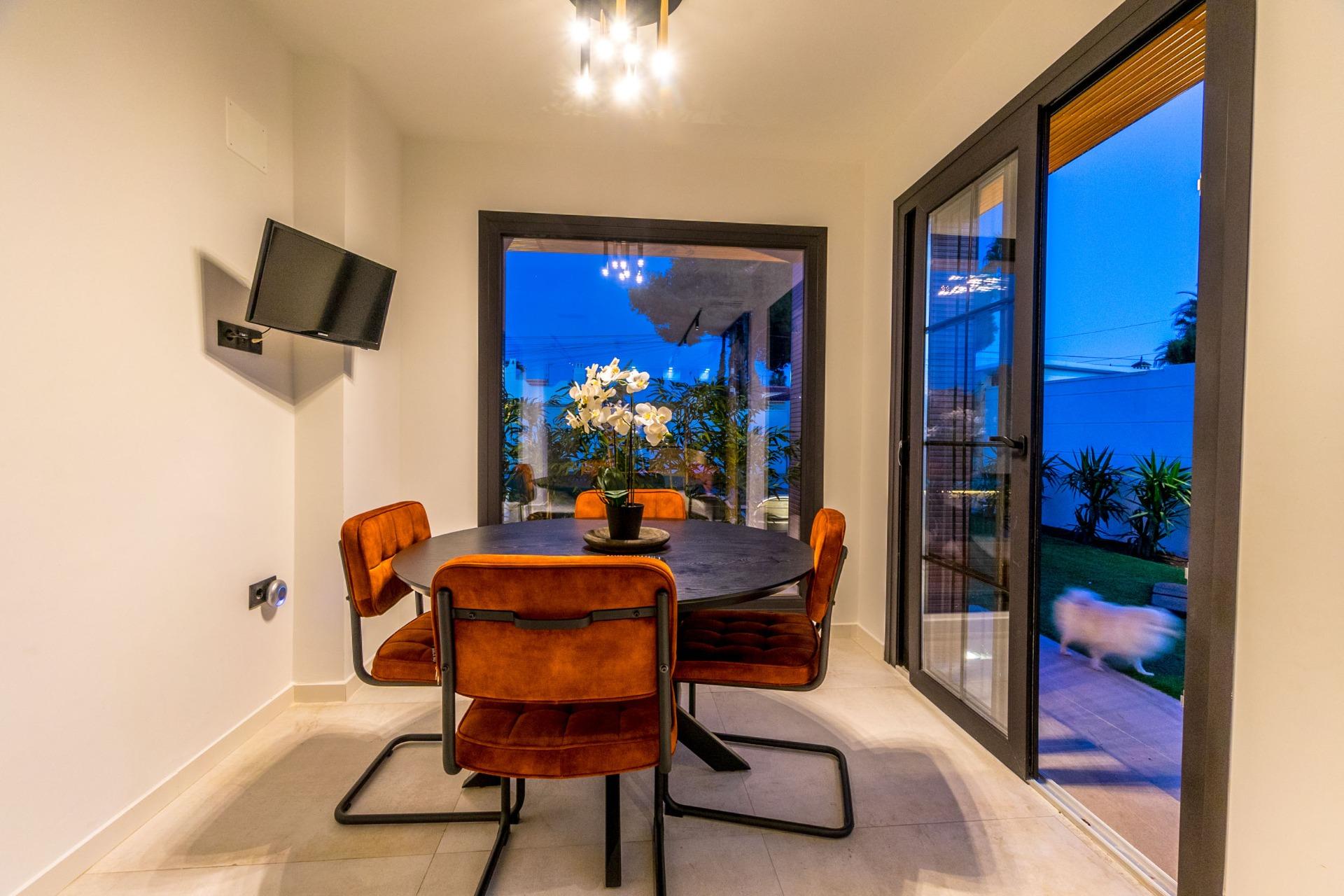 Neighbourhood view of the villa in Torreta Florida, Torrevieja (view 69)