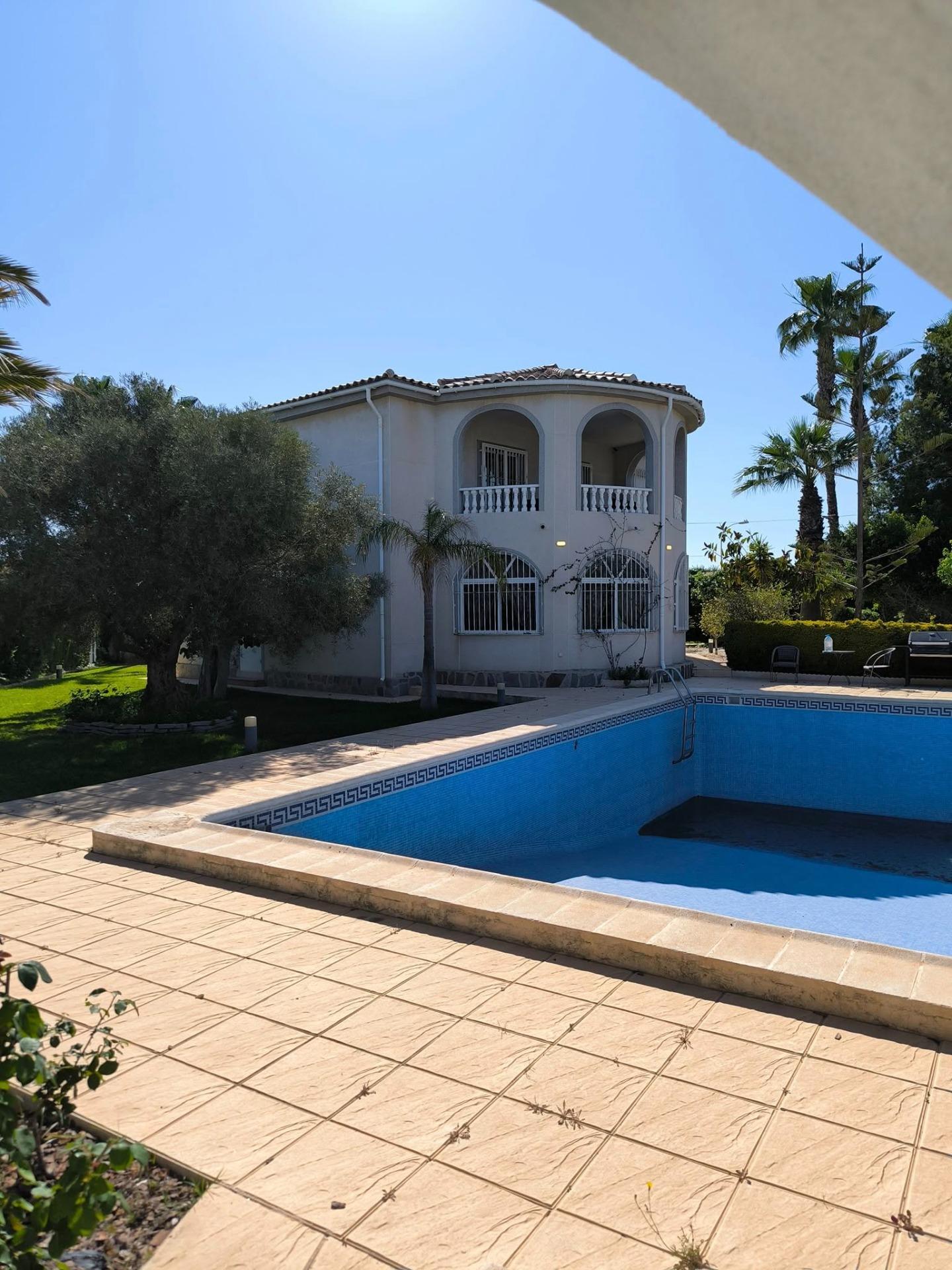 Kitchen area in villa, La siesta