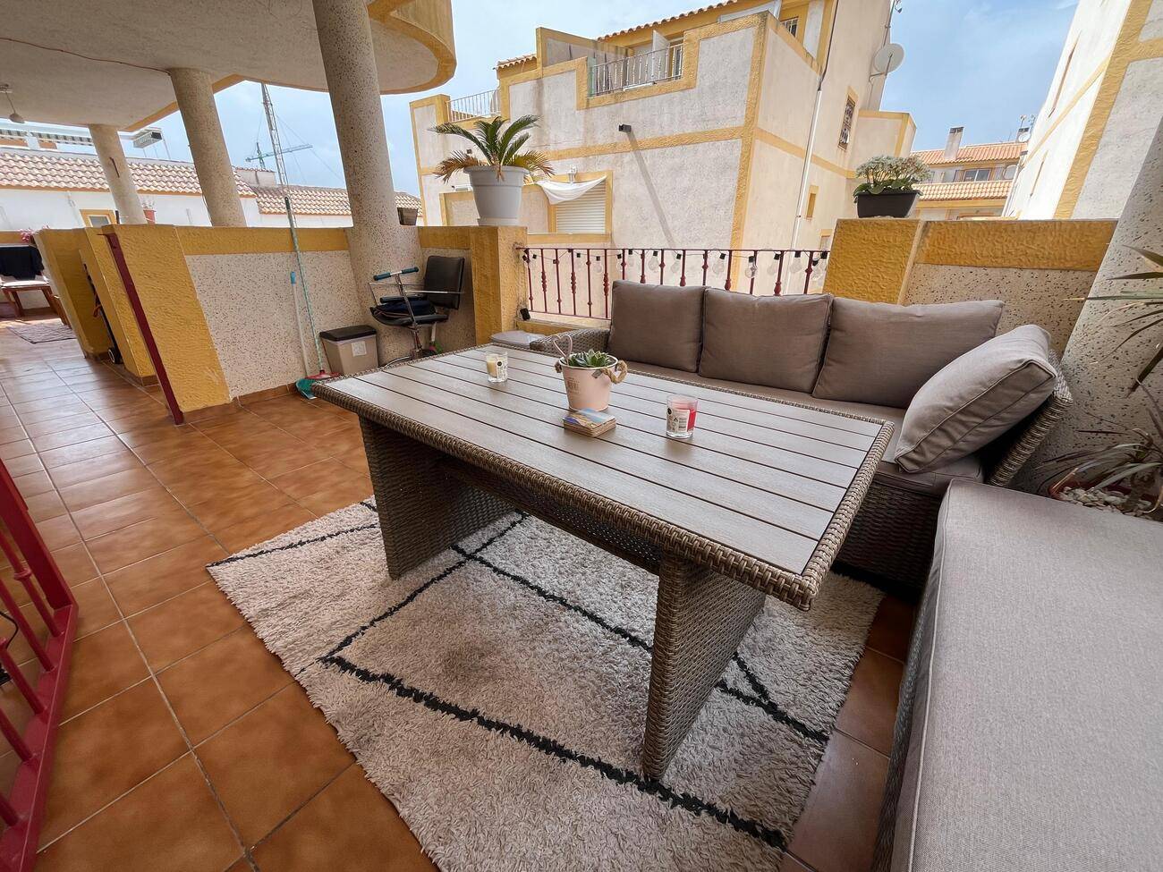 Duplex for sale in Centro, Torrevieja - exterior view of the residential building
