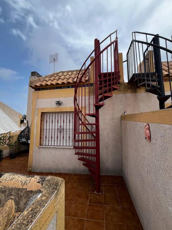 Complex grounds of the duplex in Centro, Torrevieja