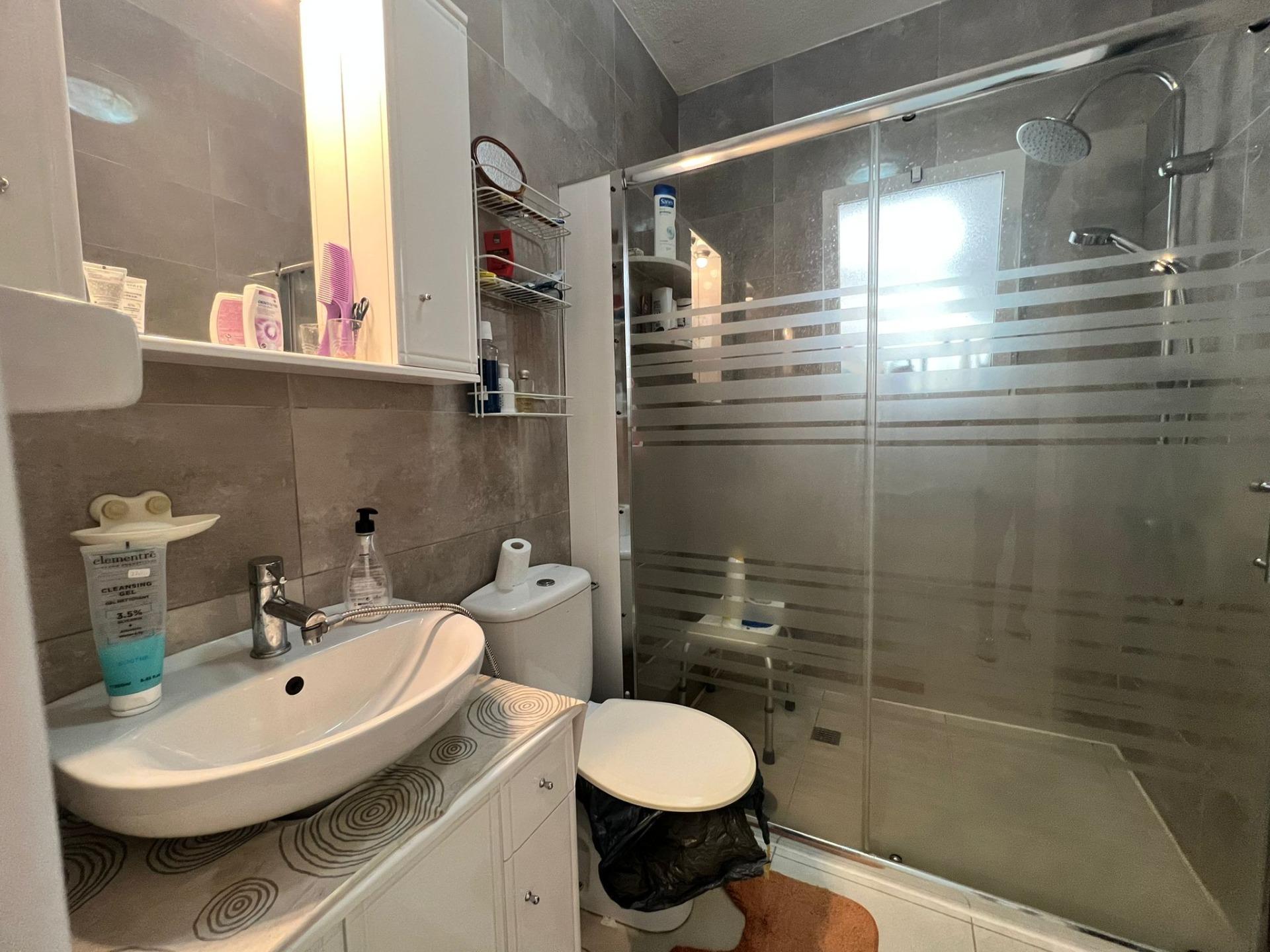 Entrance of the apartment in Paseo maritimo, Torrevieja (view 26)
