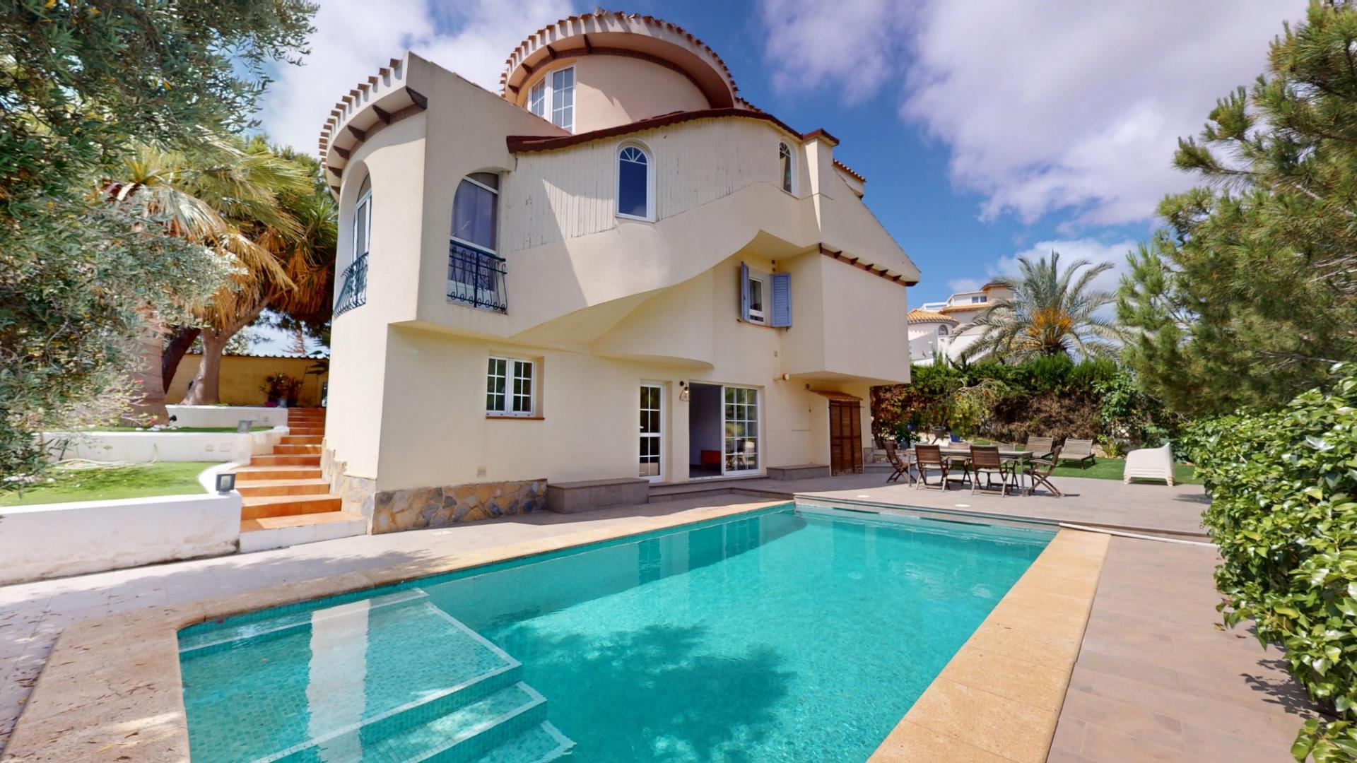 Bedroom in 5-bedroom villa, La Zenia