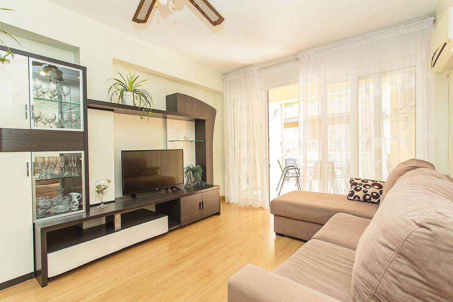 Apartment for sale in Playa del cura, Torrevieja - exterior view of the residential building