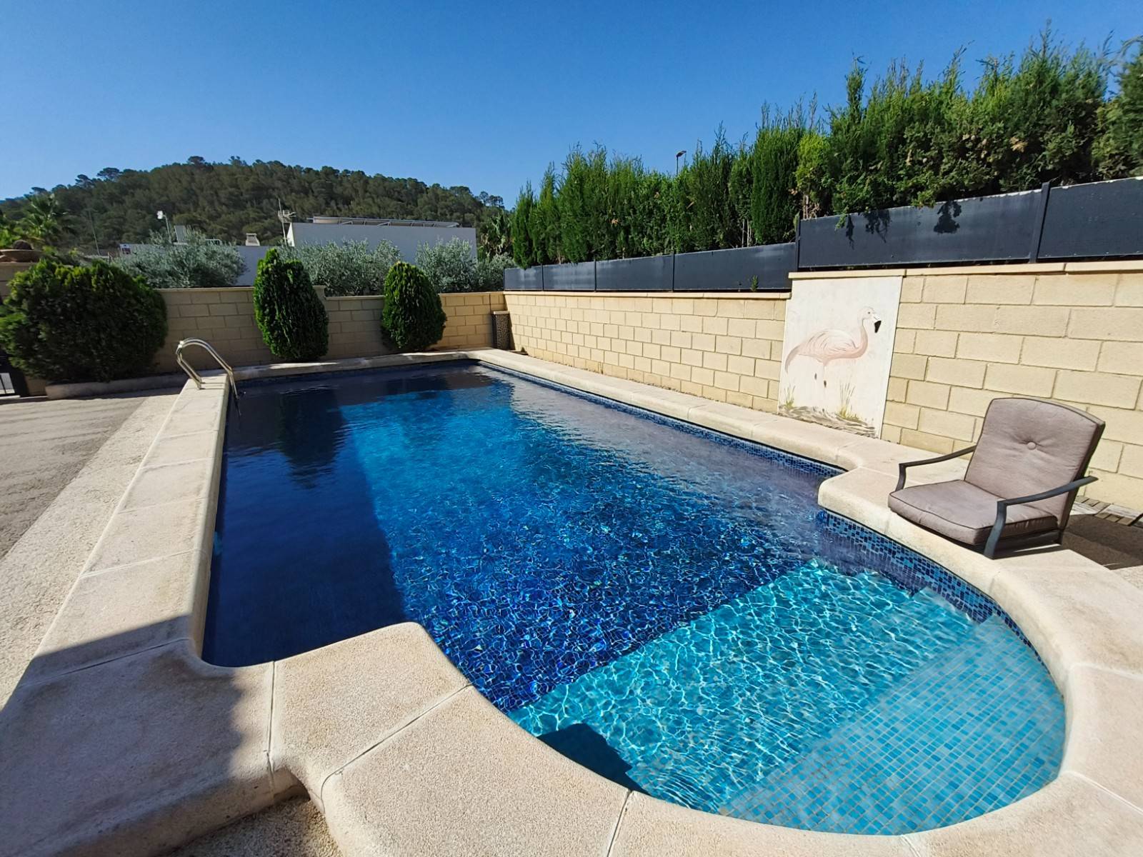 Villa for sale in Comunidad valenciana, La Romana - exterior view of the residential building