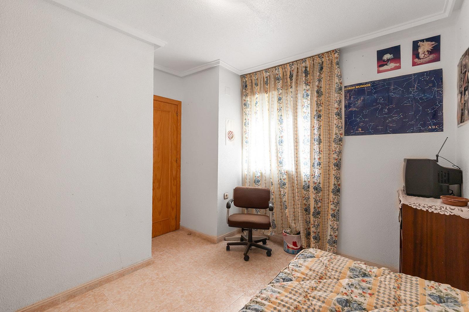 Living room with east-facing windows, Los Balcones, Torrevieja