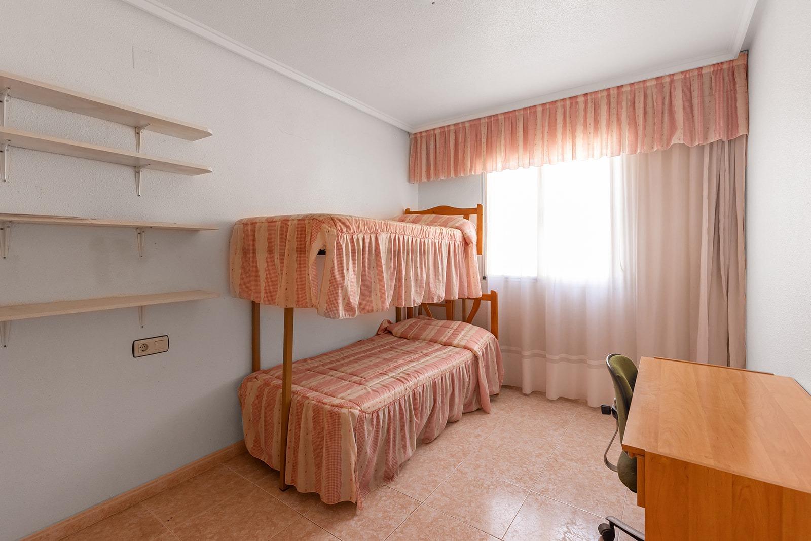 Bedroom with built-in storage, Los Balcones, Torrevieja