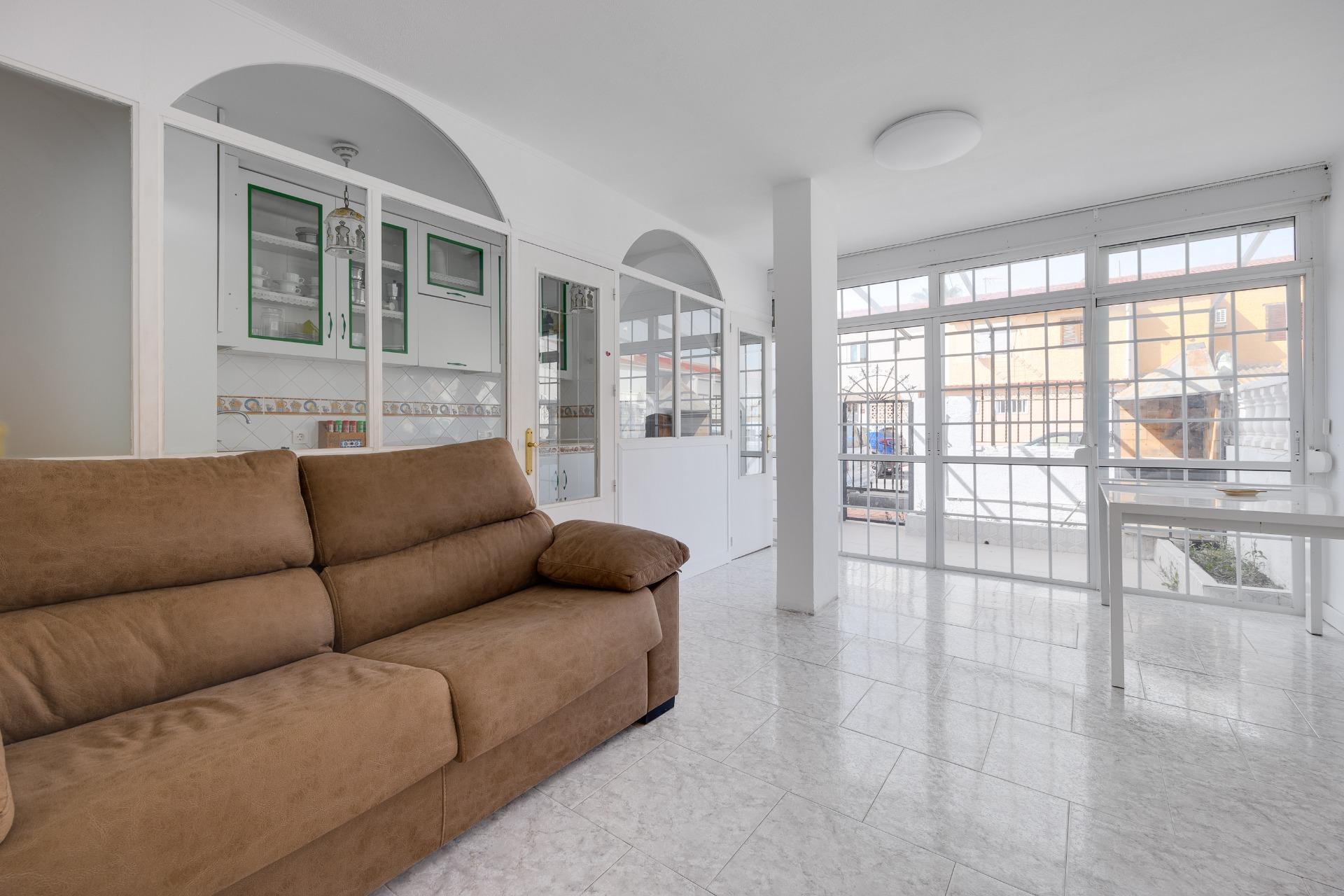 Bungalow for sale in Playa de los Naufragos, Torrevieja - exterior view of the residential building