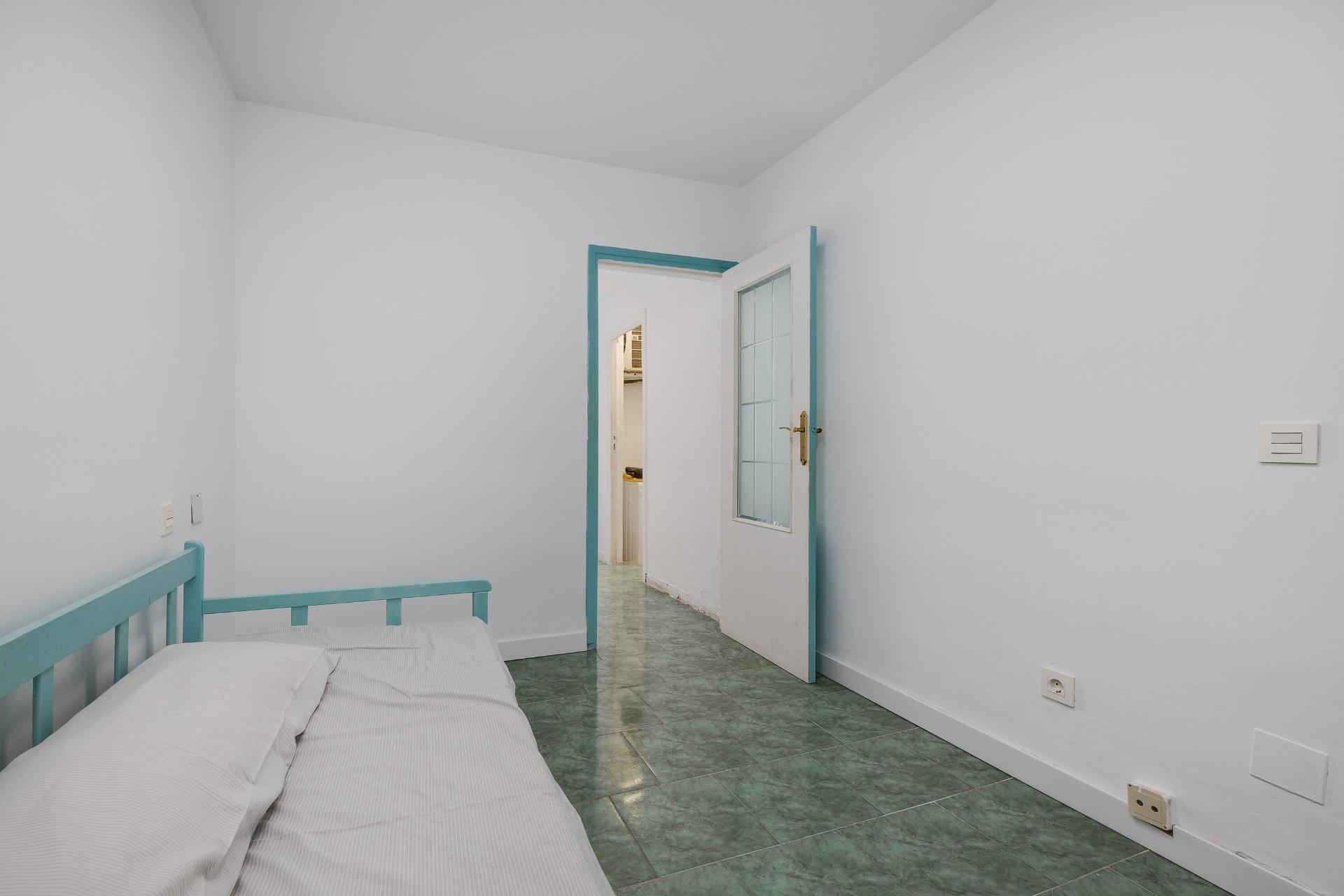 Hallway of the bungalow in Playa de los Naufragos, Torrevieja (view 22)