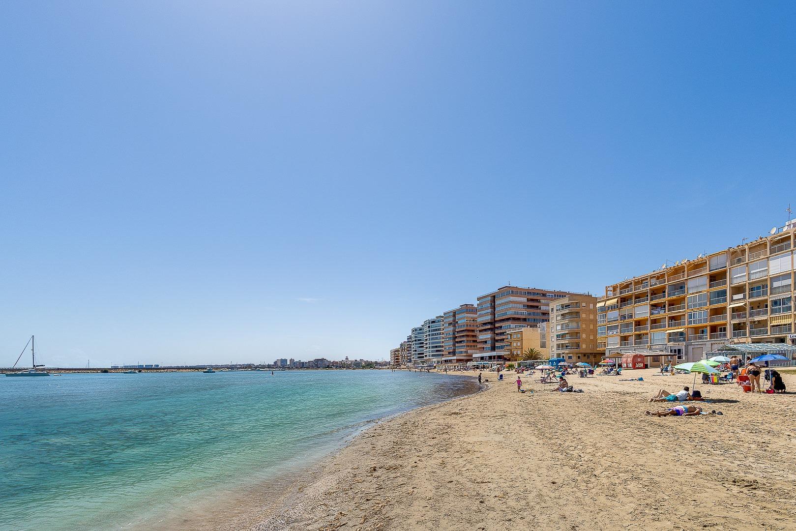 Neighbourhood view of the bungalow in Playa de los Naufragos, Torrevieja (view 29)