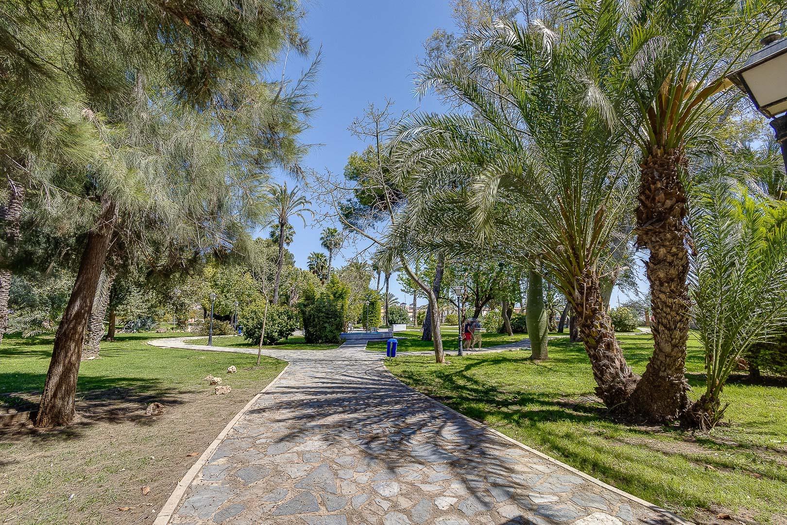 Hallway of the bungalow in Playa de los Naufragos, Torrevieja (view 32)