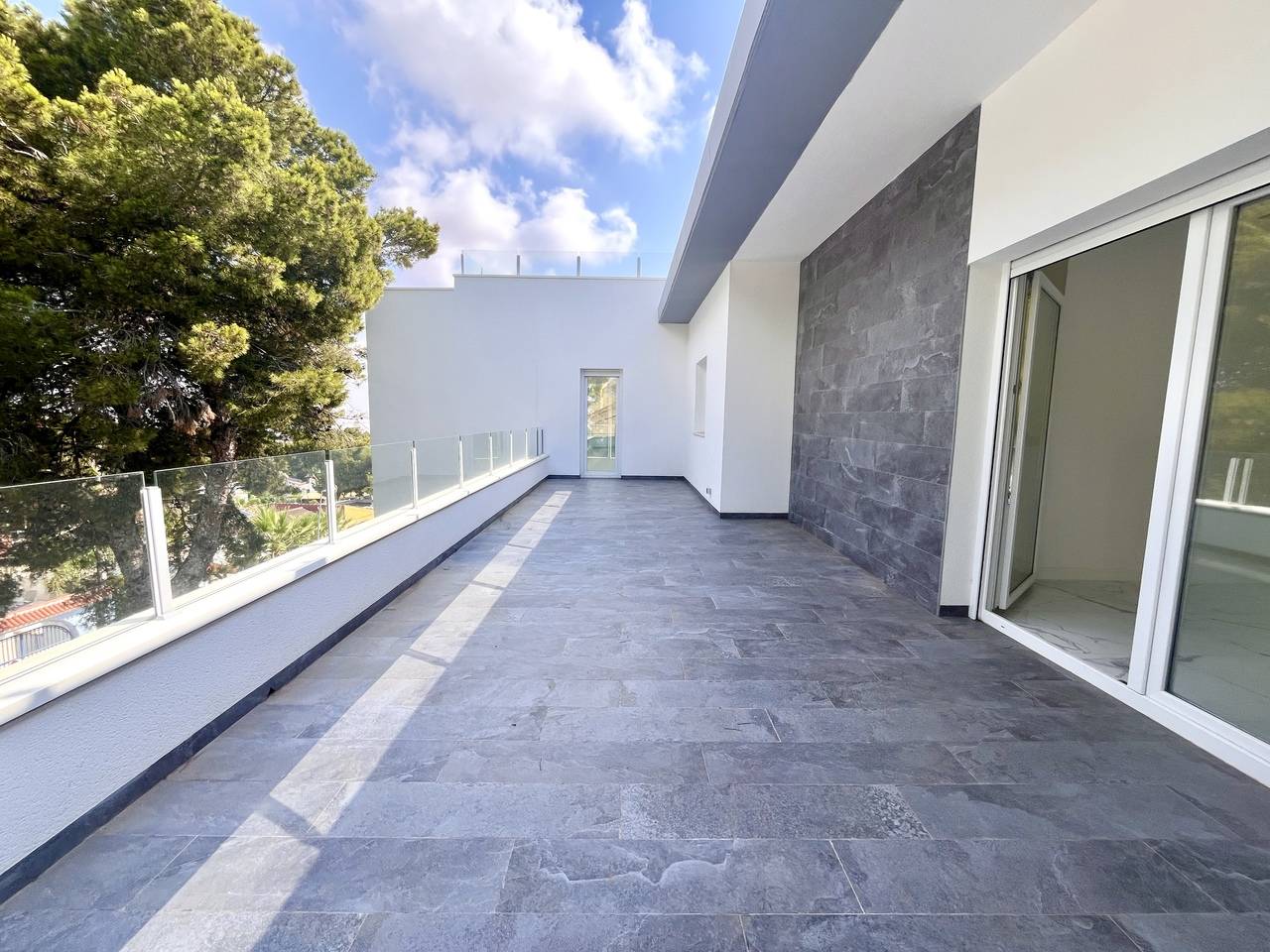 Complex grounds of the villa in La siesta, Torrevieja (view 30)