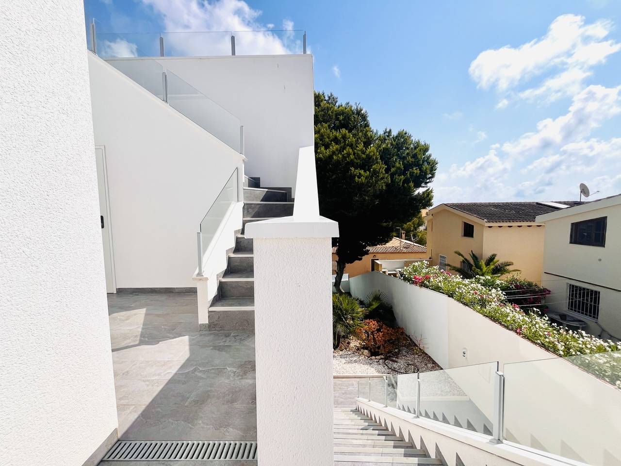 Building detail of the villa in La siesta, Torrevieja (view 31)
