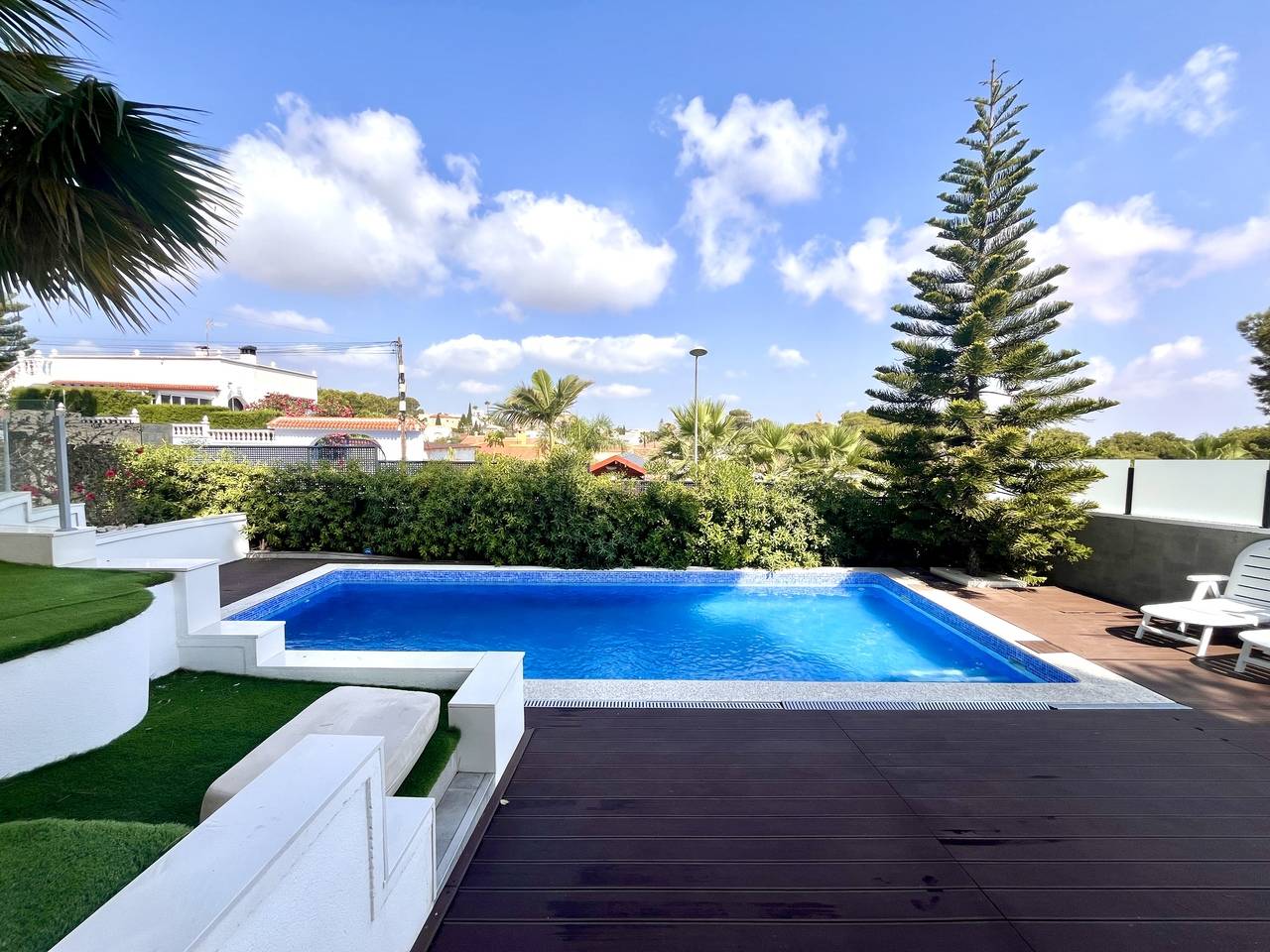 Street view of the villa in La siesta, Torrevieja (view 38)