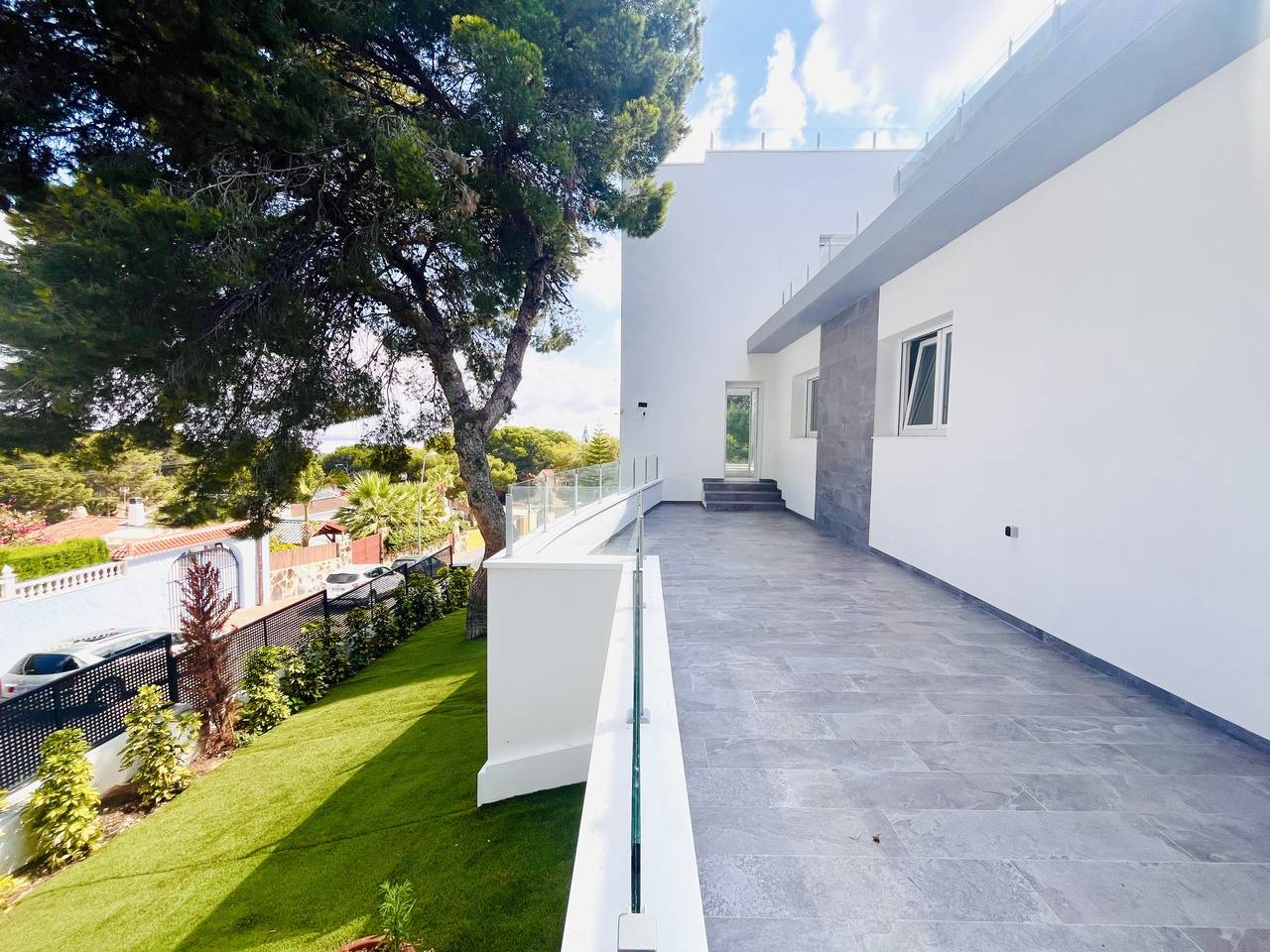 Neighbourhood view of the villa in La siesta, Torrevieja (view 39)