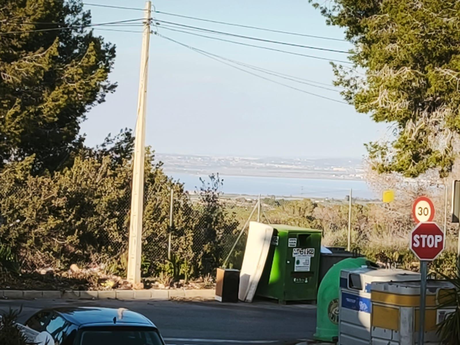 Entrance of the villa in El galán, San Miguel De Salinas (view 46)