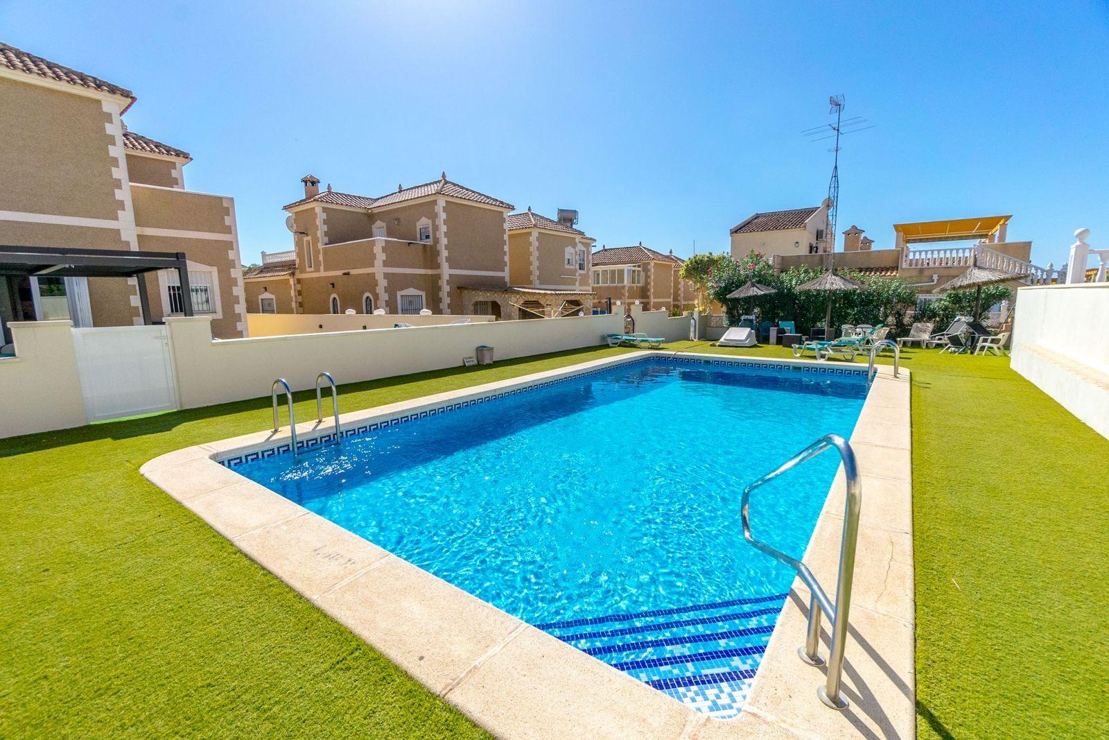 Street view of the villa in El galán, San Miguel De Salinas (view 48)
