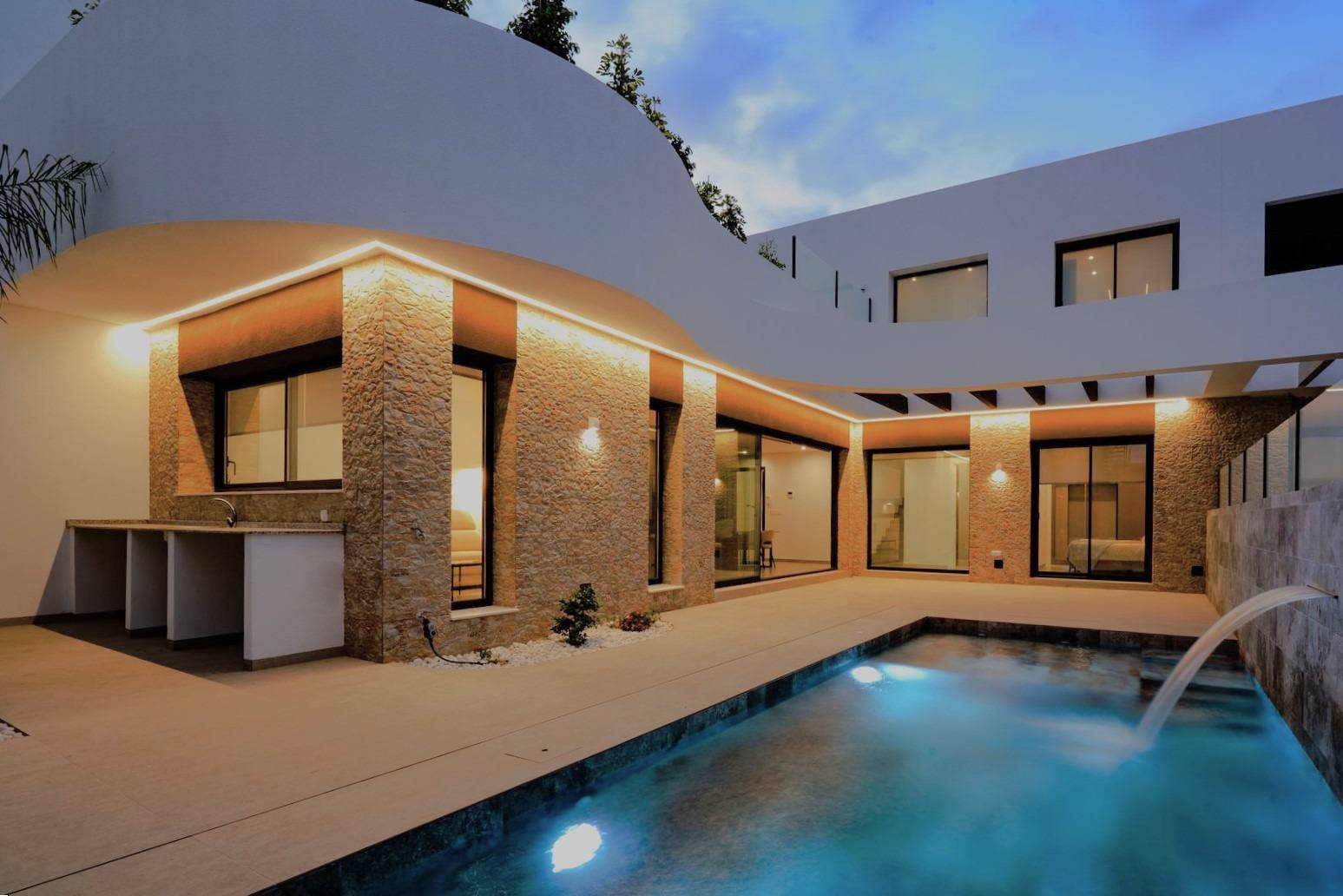 Villa for sale in Heredades, Rojales - exterior view of the residential building