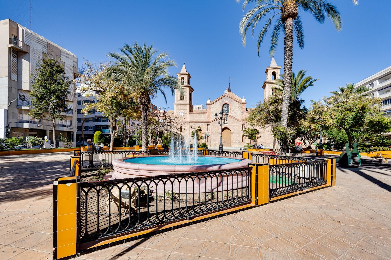 Street view of the apartment in Centro, Torrevieja (view 38)