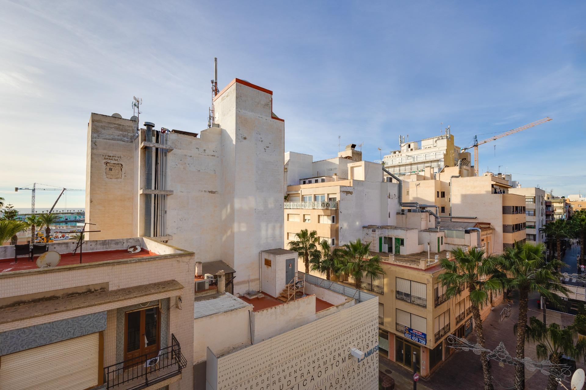 Hallway of the apartment in Centro, Torrevieja (view 42)