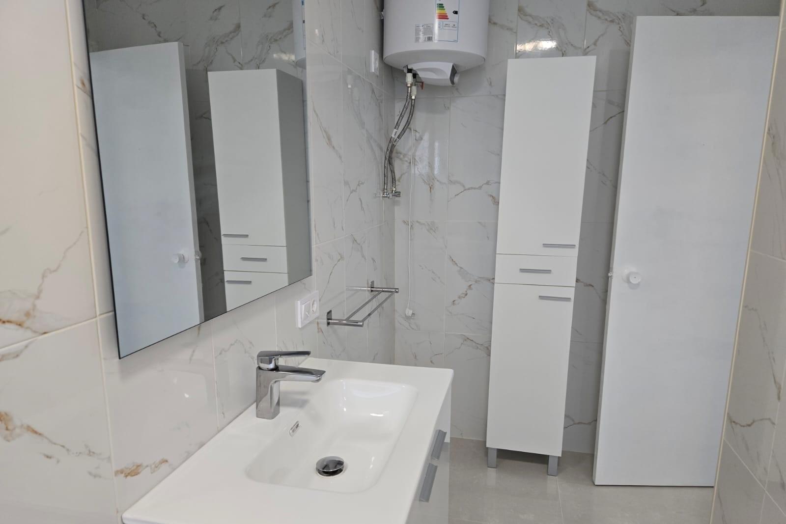 Second bathroom in 4-bedroom villa, La Mata, Torrevieja