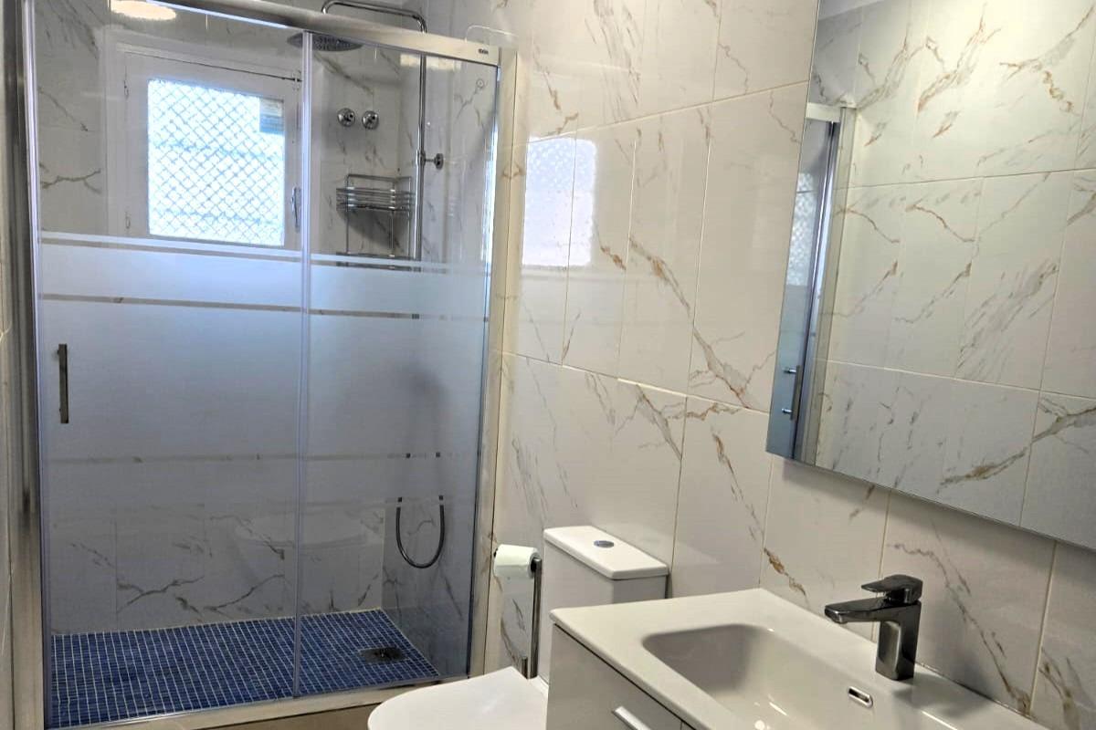 Third bathroom in 4-bedroom villa, La Mata, Torrevieja