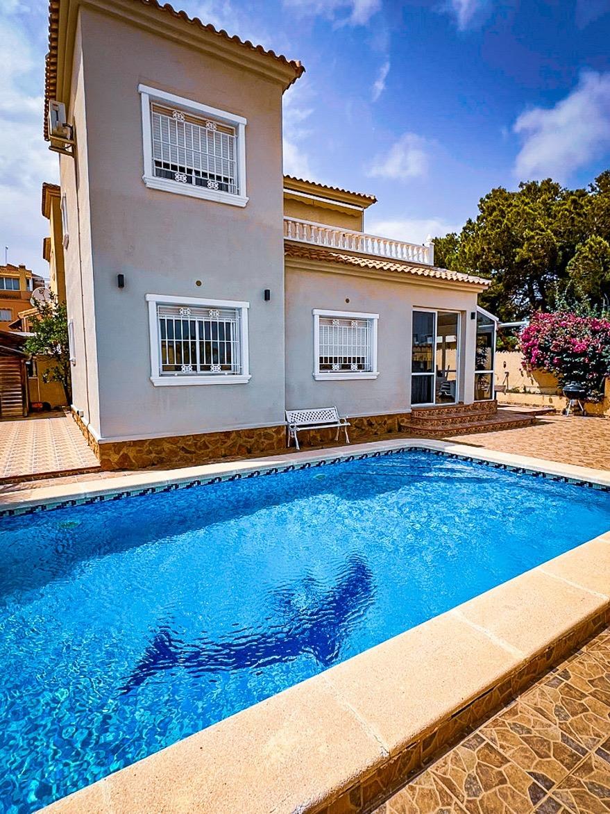 Villa for sale in Campoamor, Orihuela Costa - exterior view of the residential building