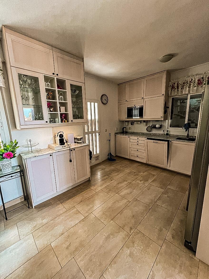 Kitchen area in villa, Campoamor