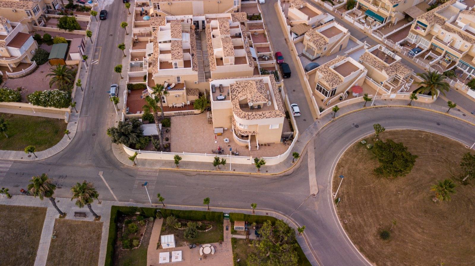Parking area of the villa in La Siesta, Torrevieja (view 37)