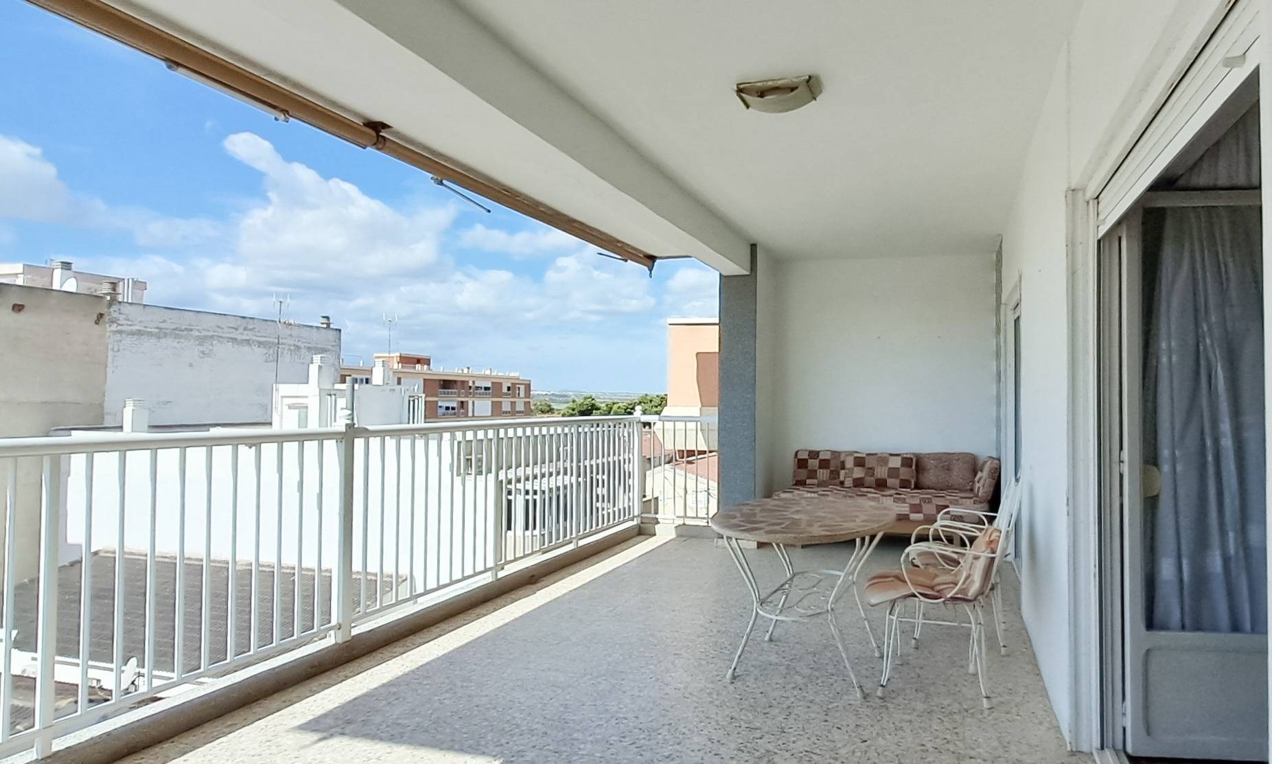 Entrance of the penthouse in Playa de los Naufragos, Torrevieja
