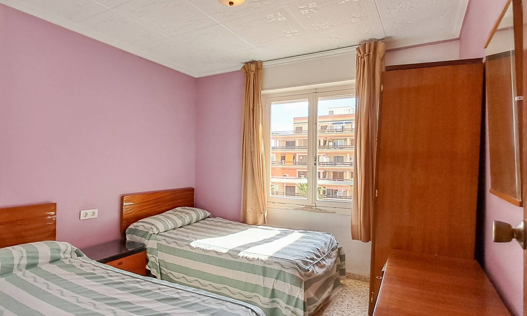 Building detail of the penthouse in Playa de los Naufragos, Torrevieja