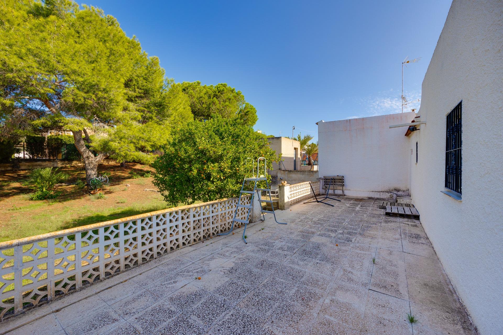 Front entrance to the villa