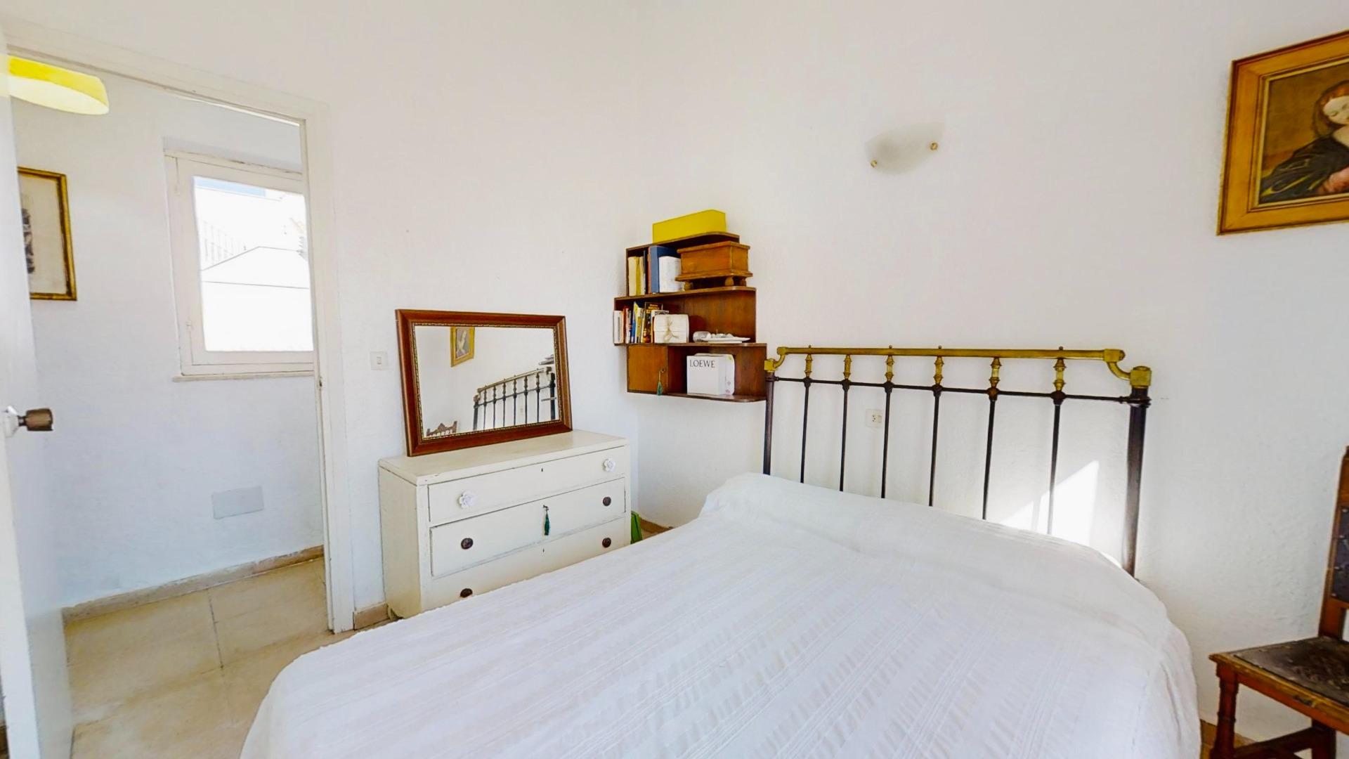 Bedroom in 5-bedroom villa, Cabo Roig (view 13)