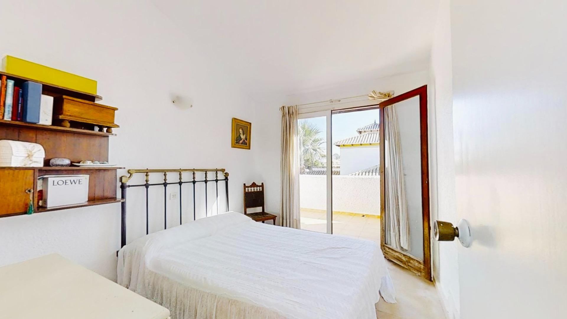 Bedroom in 5-bedroom villa, Cabo Roig (view 16)