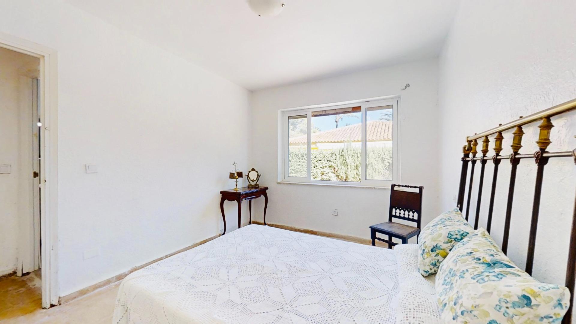 Bedroom in 5-bedroom villa, Cabo Roig (view 29)
