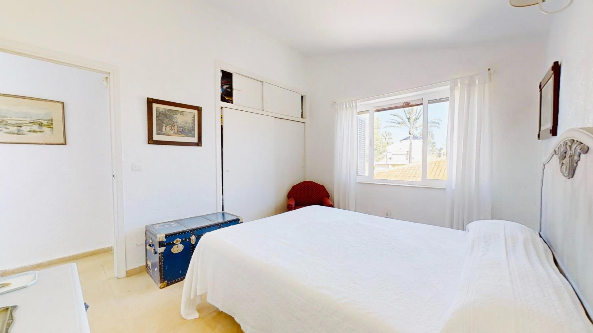 Bedroom in 5-bedroom villa, Cabo Roig (view 37)