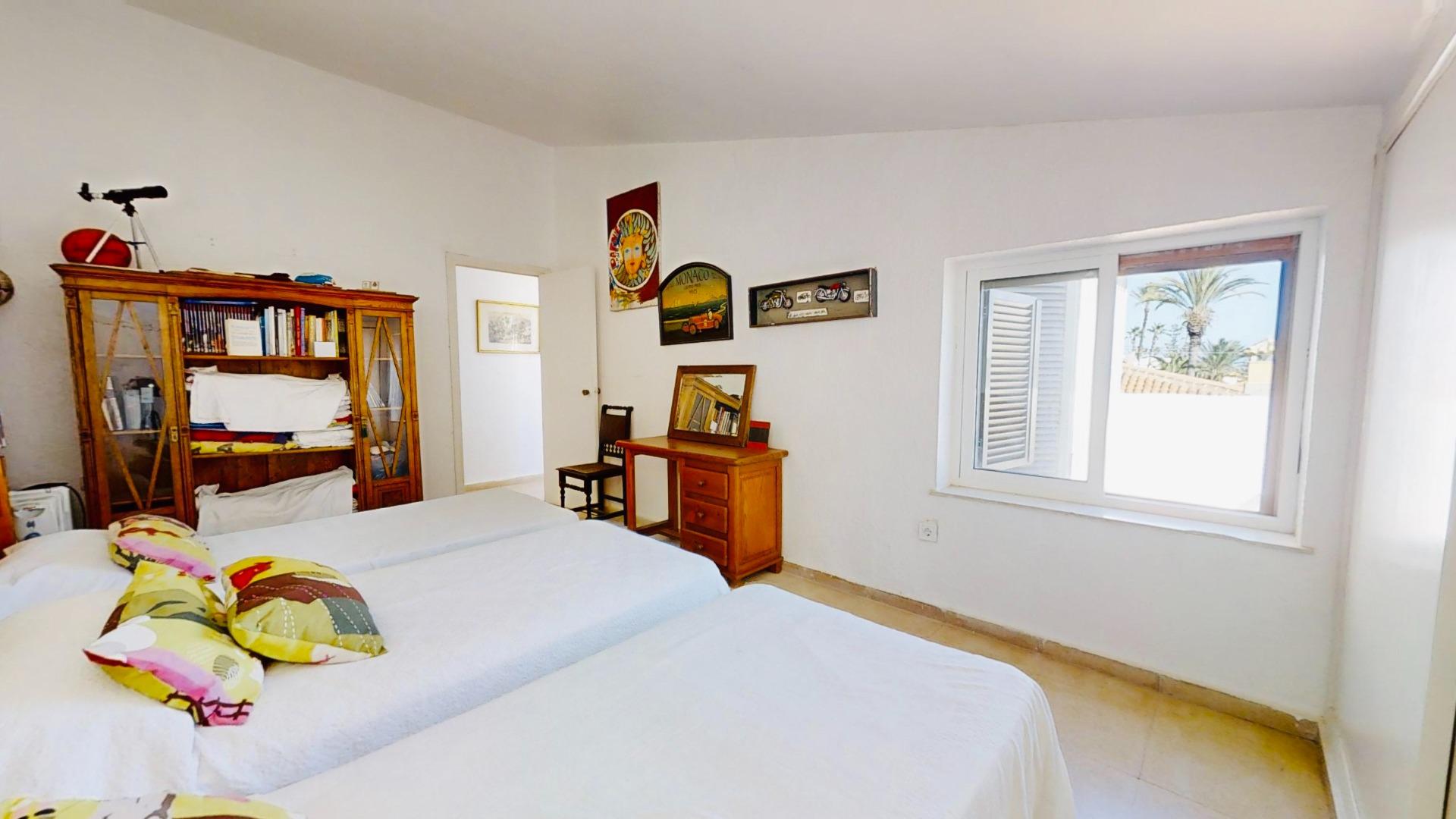 Bedroom in 5-bedroom villa, Cabo Roig (view 40)