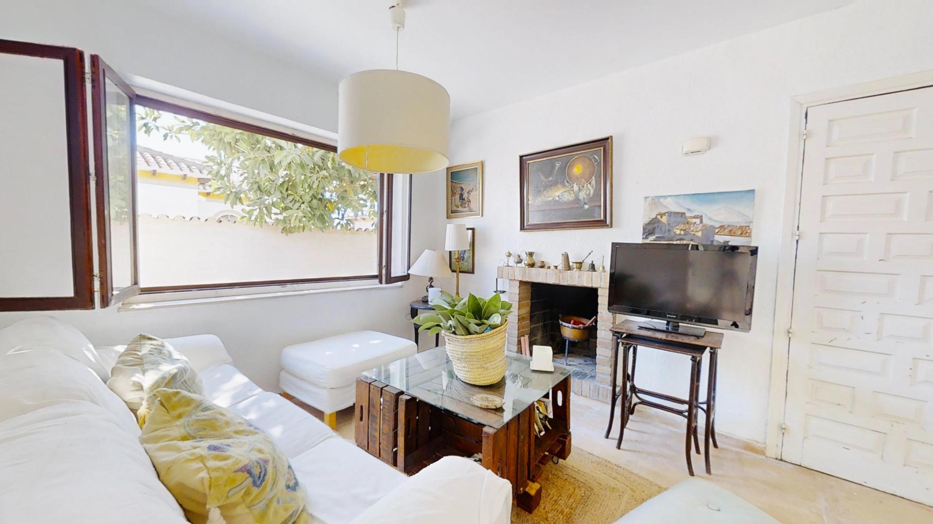 Living room in 5-bedroom villa, Cabo Roig (view 52)