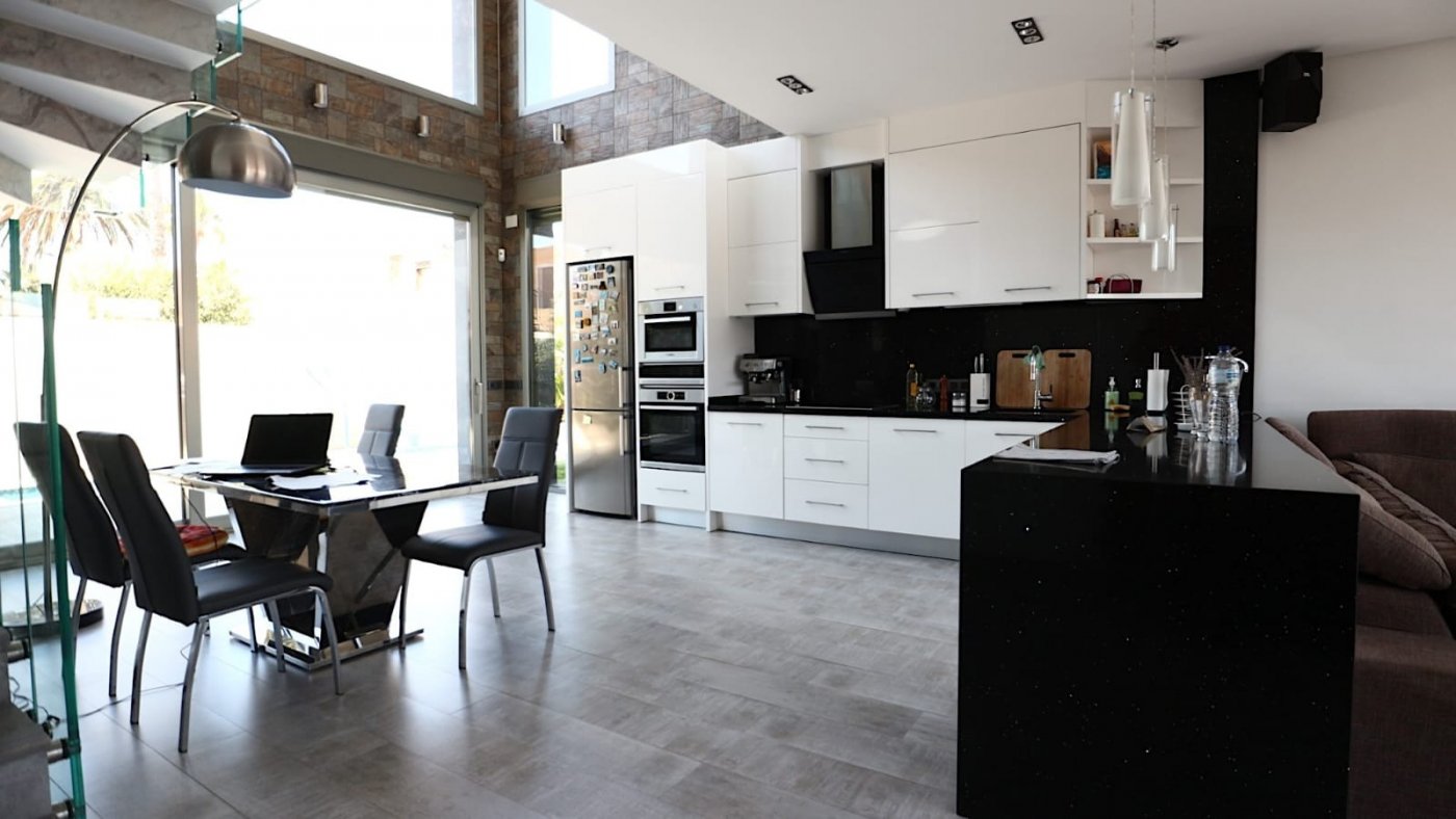 Building or complex exterior in Los Angeles, Torrevieja