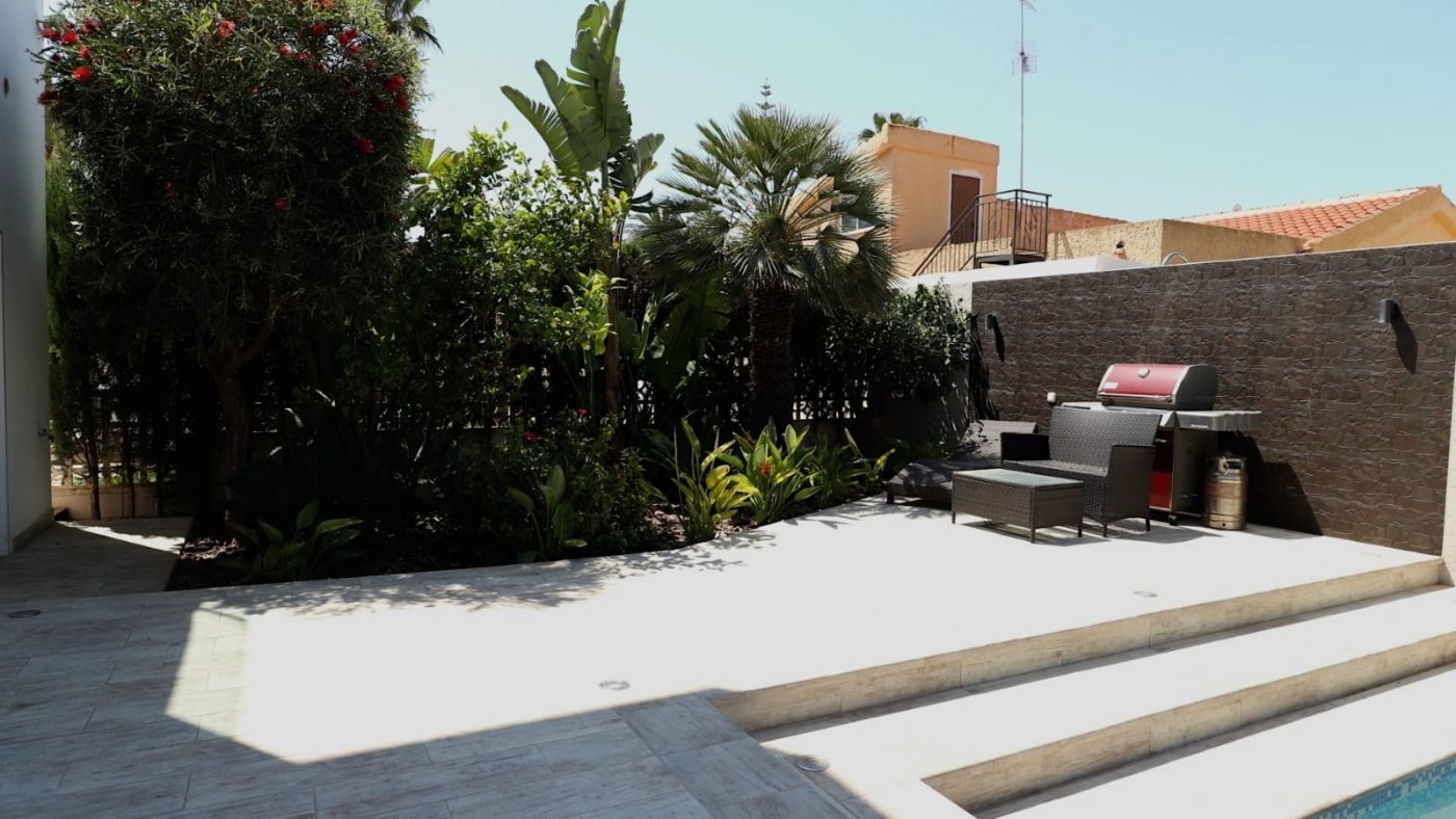 Building detail of the villa in Los Angeles, Torrevieja