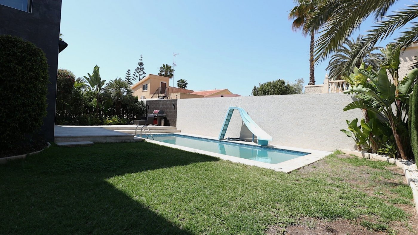 Hallway of the villa in Los Angeles, Torrevieja (view 22)